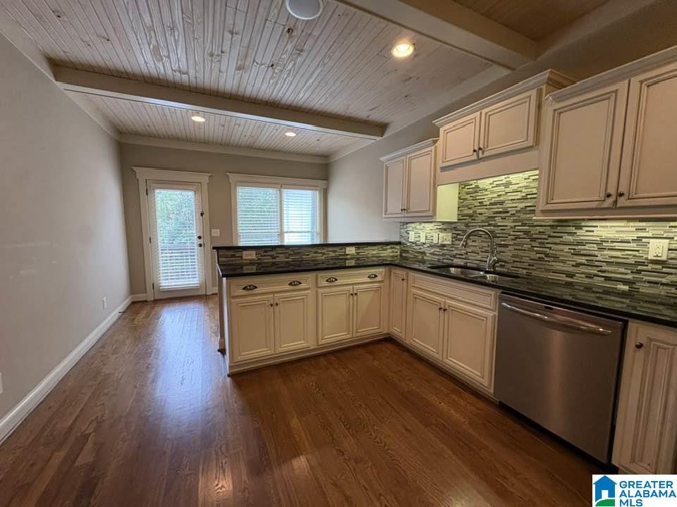 305 HERITAGE DRIVE