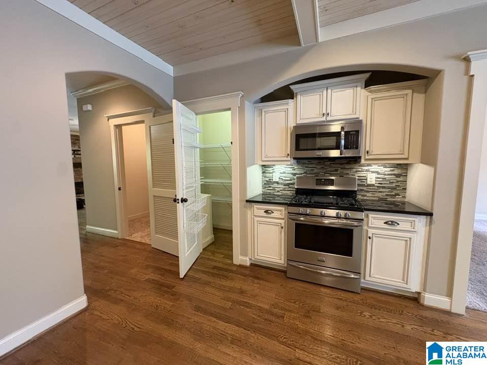 305 HERITAGE DRIVE