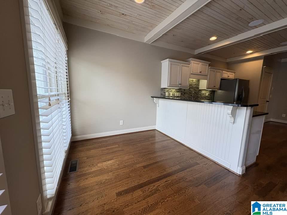 305 HERITAGE DRIVE