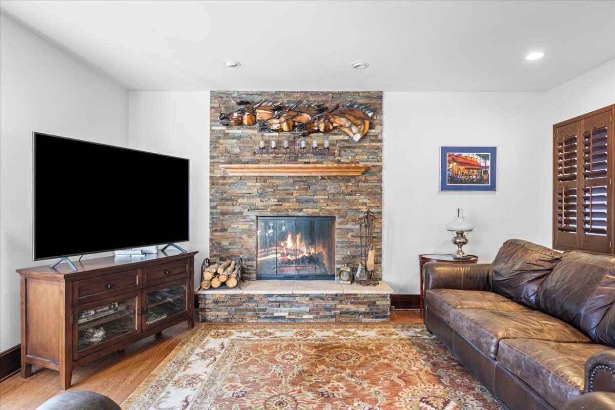 812 N Brainard Street