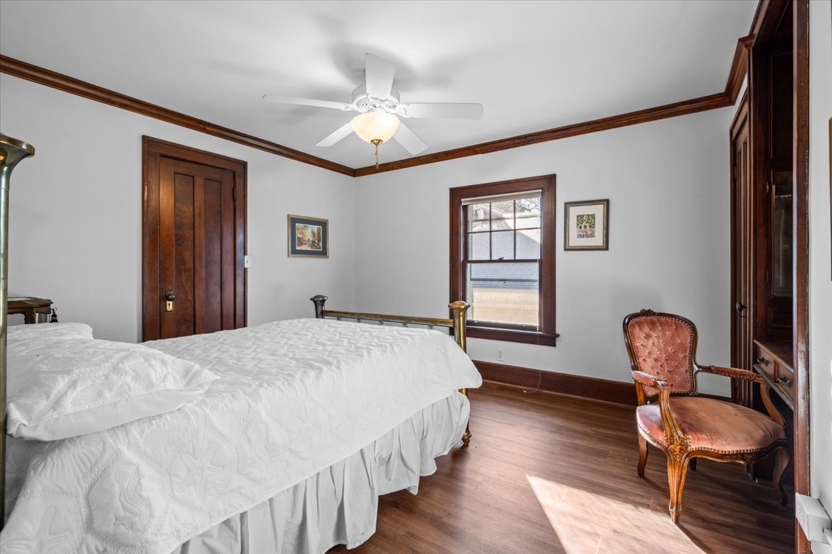 812 N Brainard Street