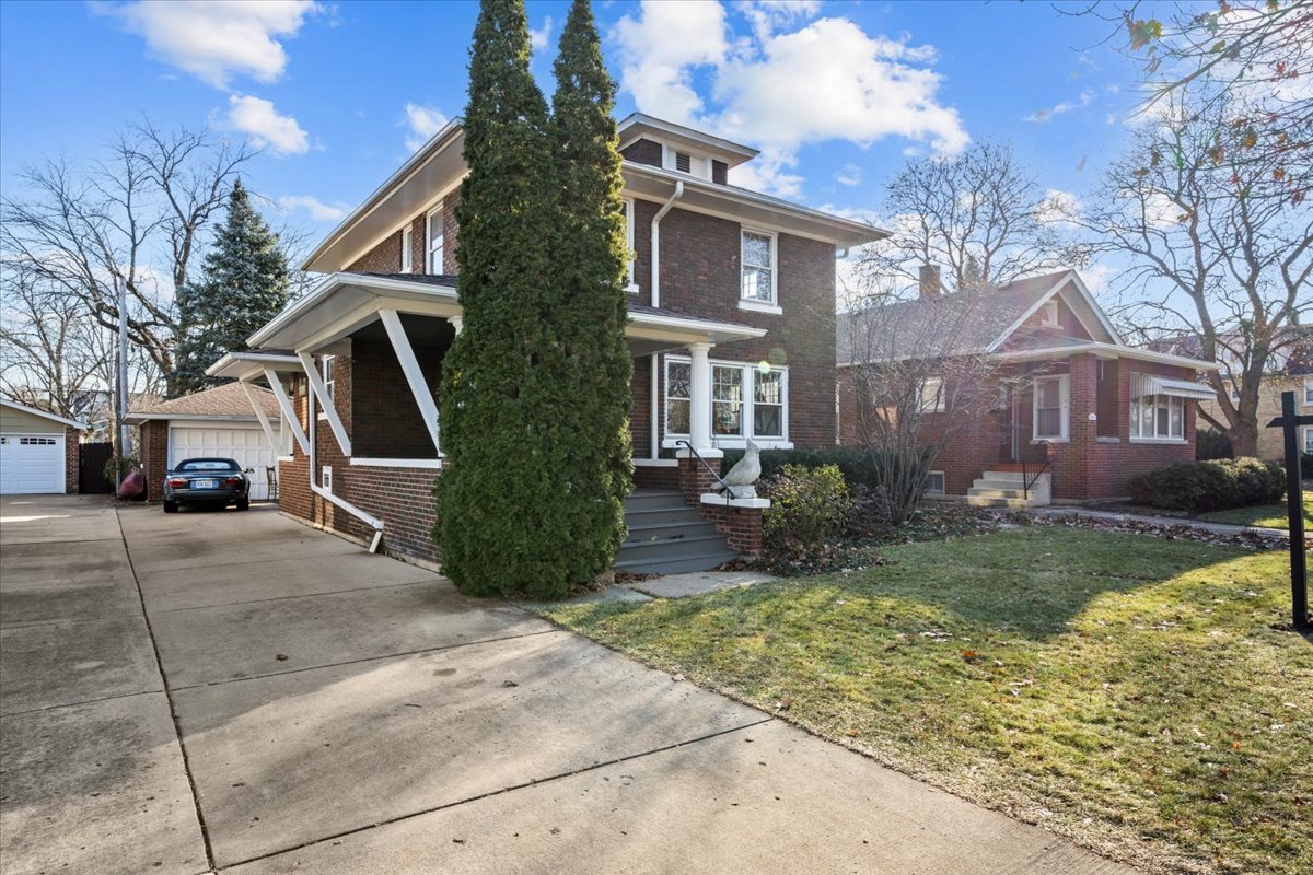 812 N Brainard Street