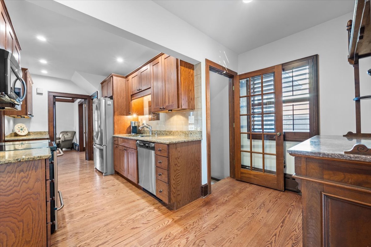 812 N Brainard Street