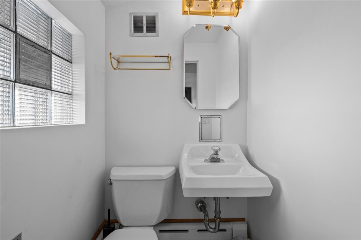 812 N Brainard Street