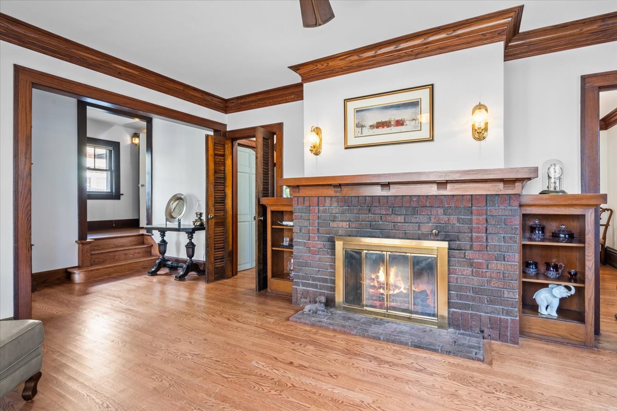 812 N Brainard Street