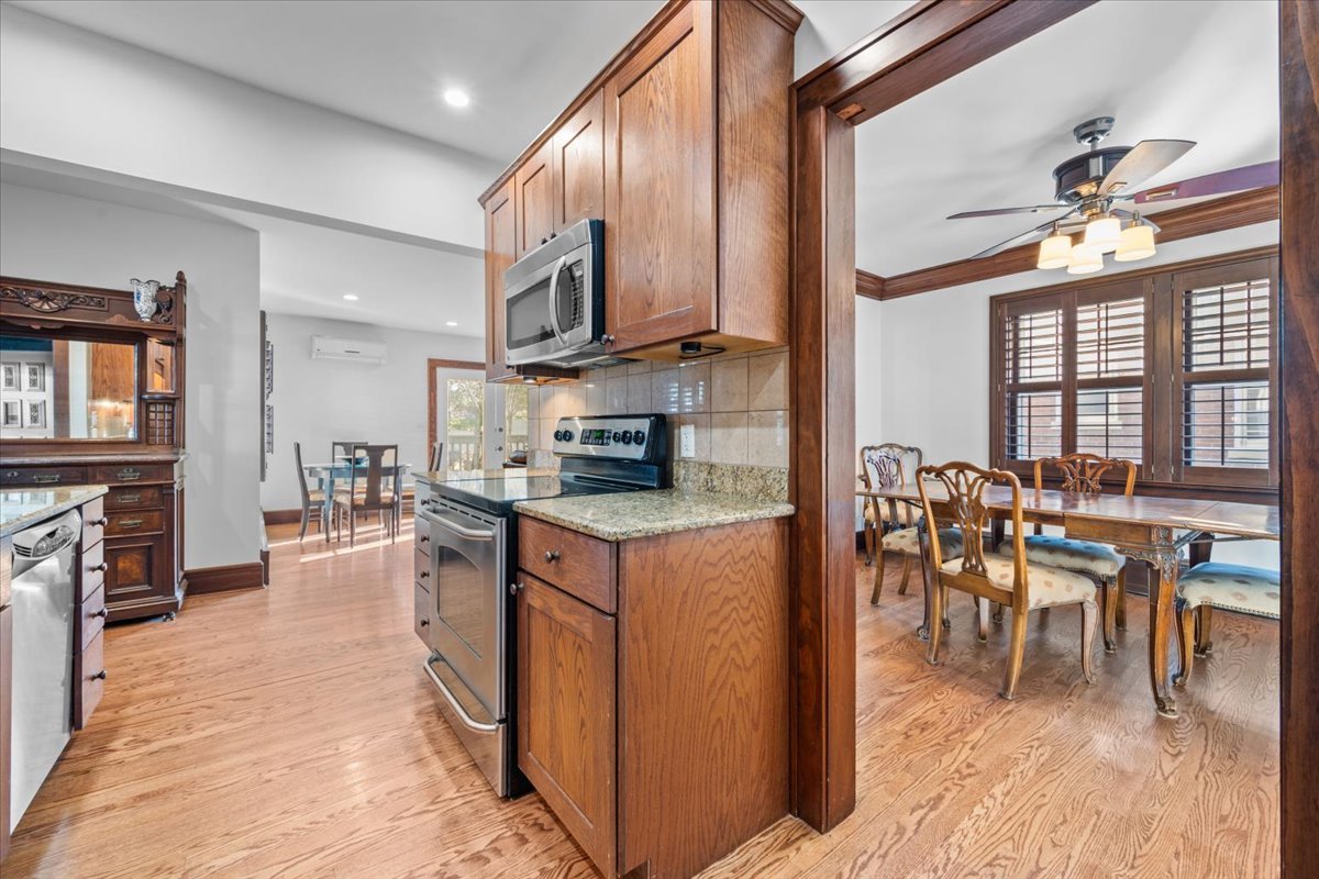 812 N Brainard Street