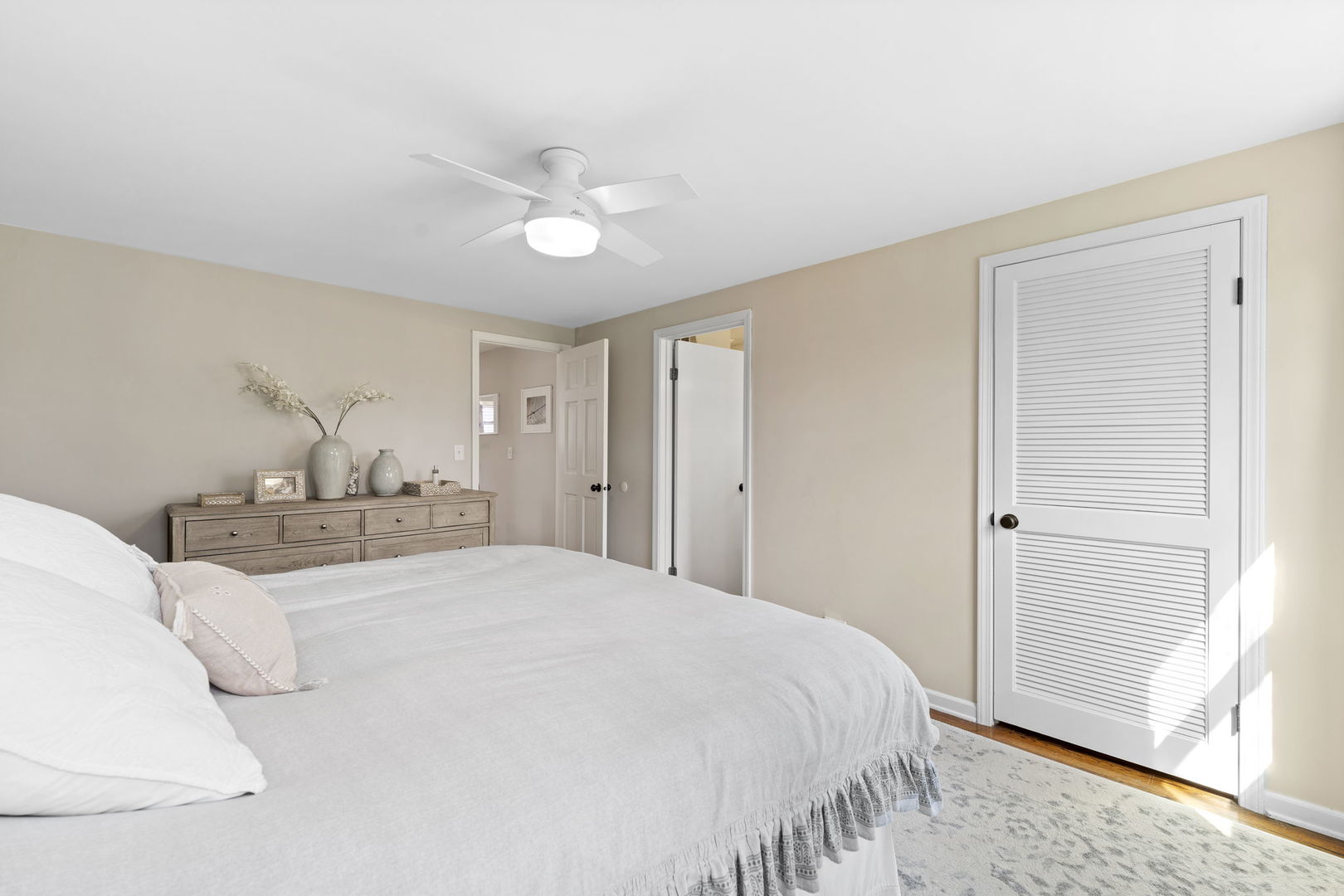 6S345 Greenwich Court