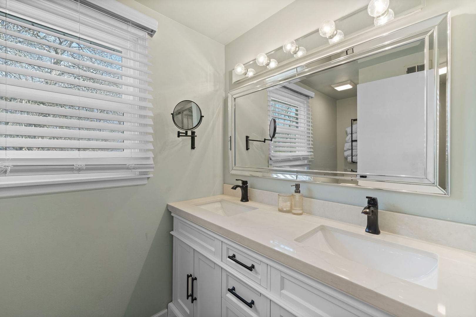 6S345 Greenwich Court