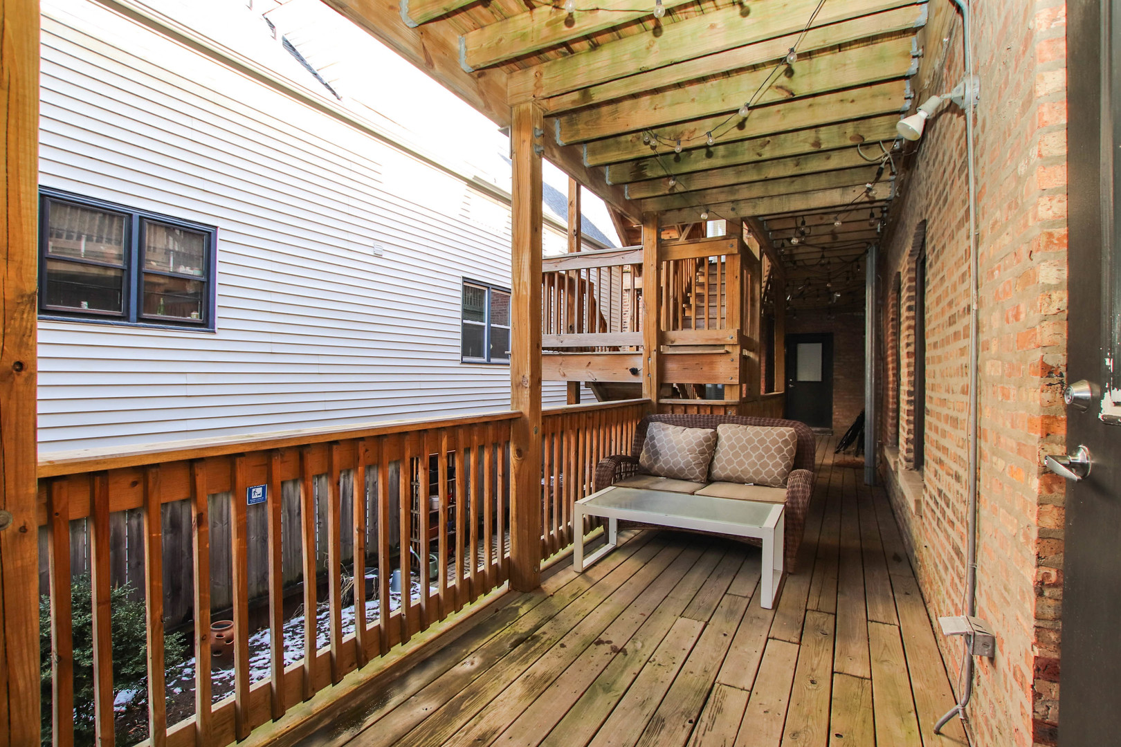 1504 W Roscoe Street Unit: 1W