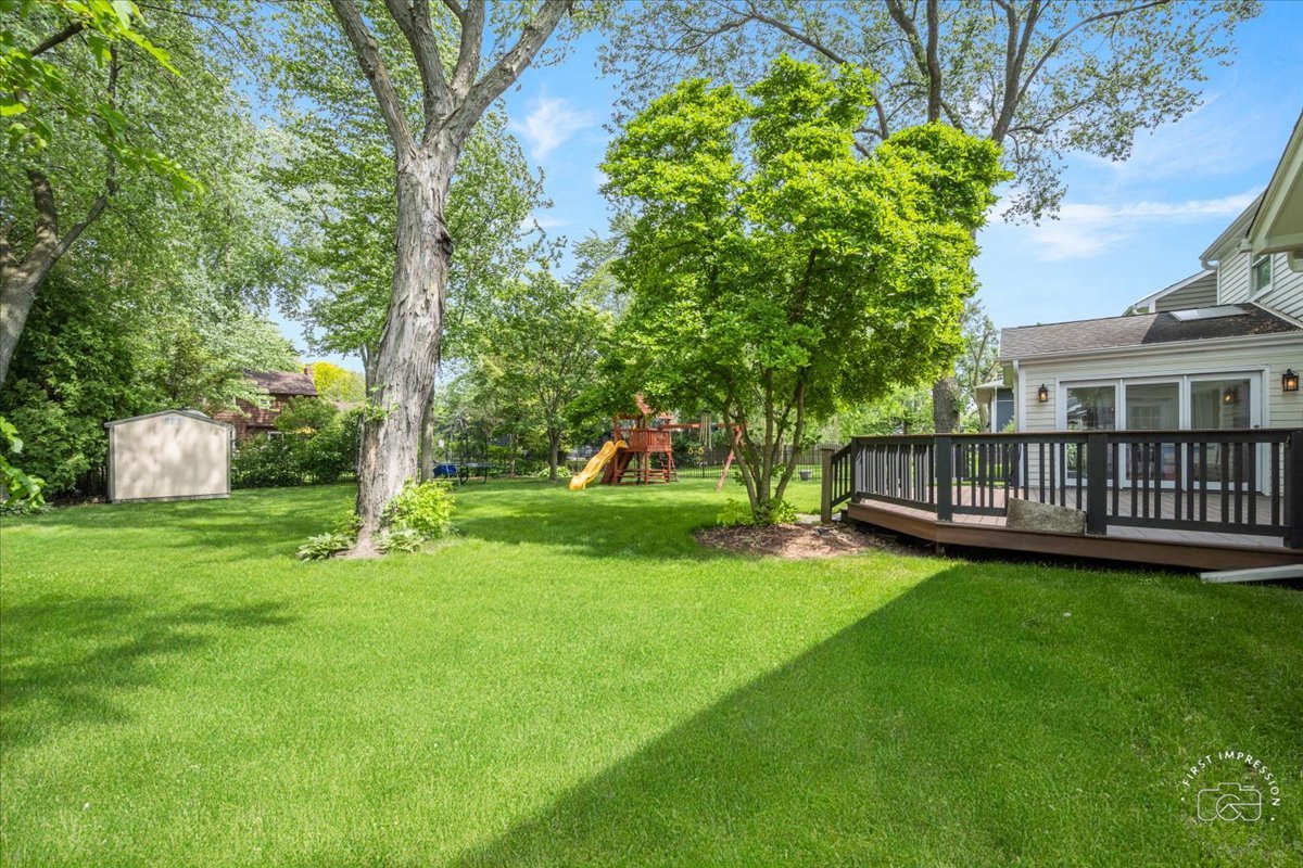 824 Royal St . George Drive