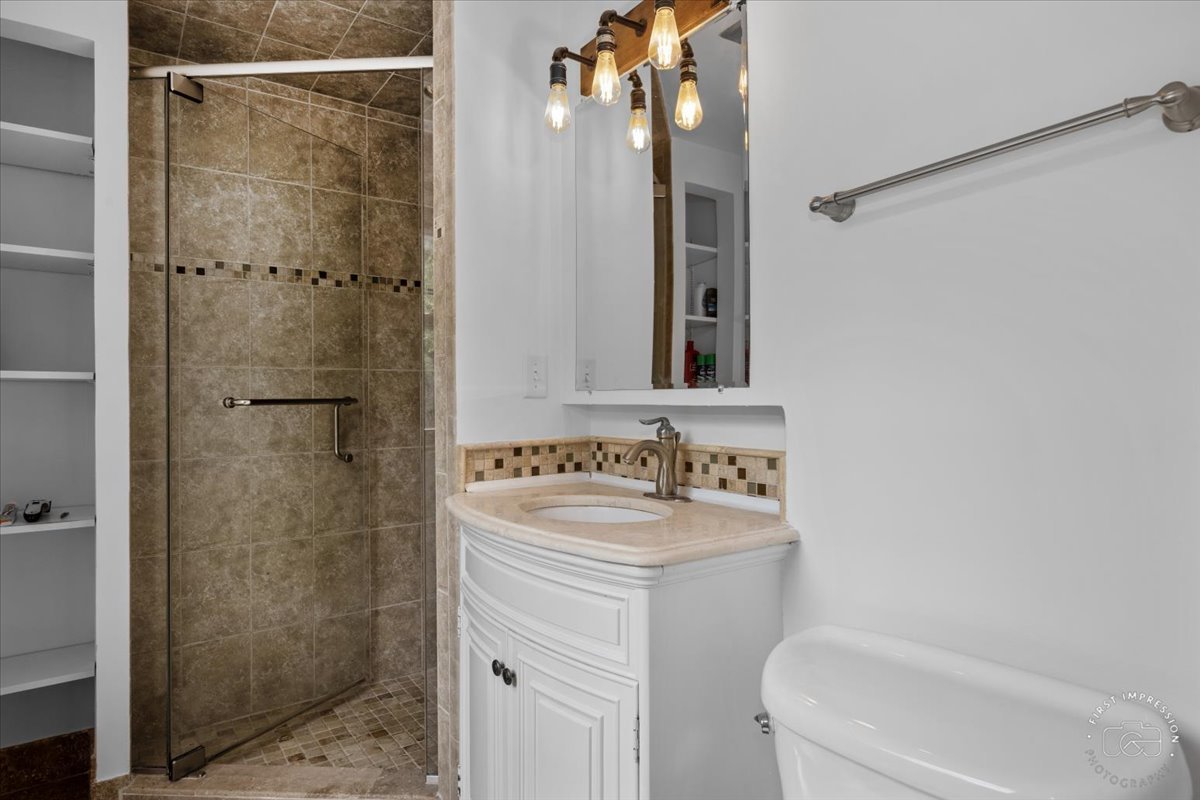 824 Royal St . George Drive