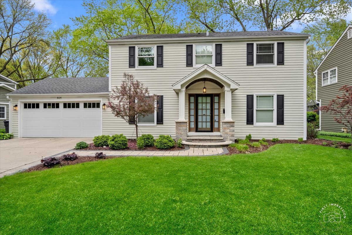 824 Royal St . George Drive