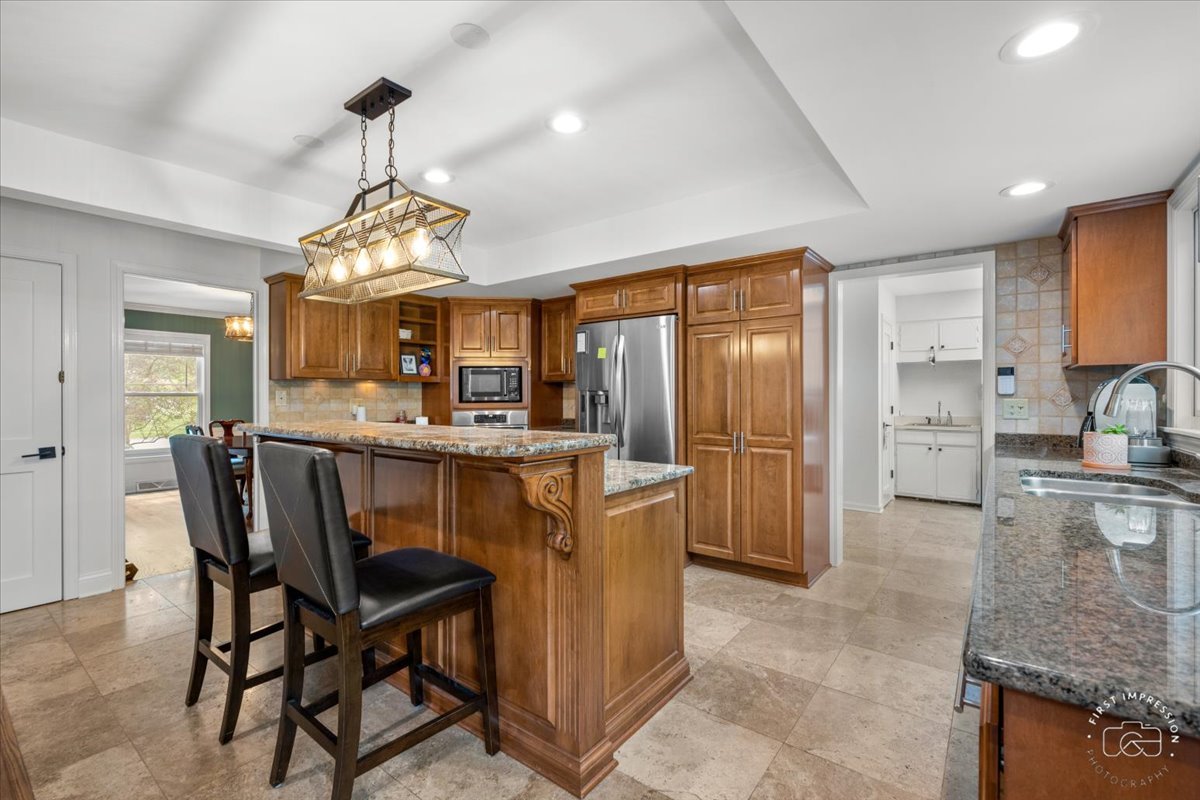 824 Royal St . George Drive