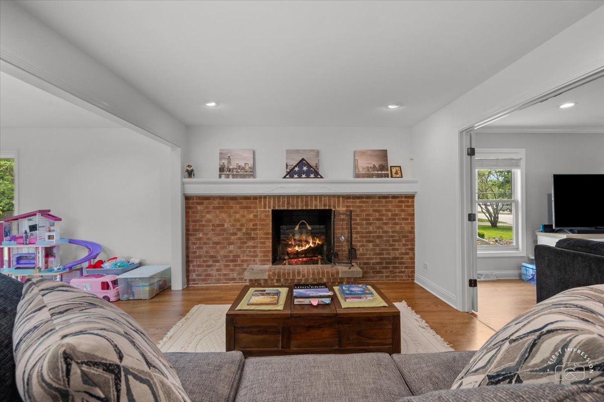 824 Royal St . George Drive