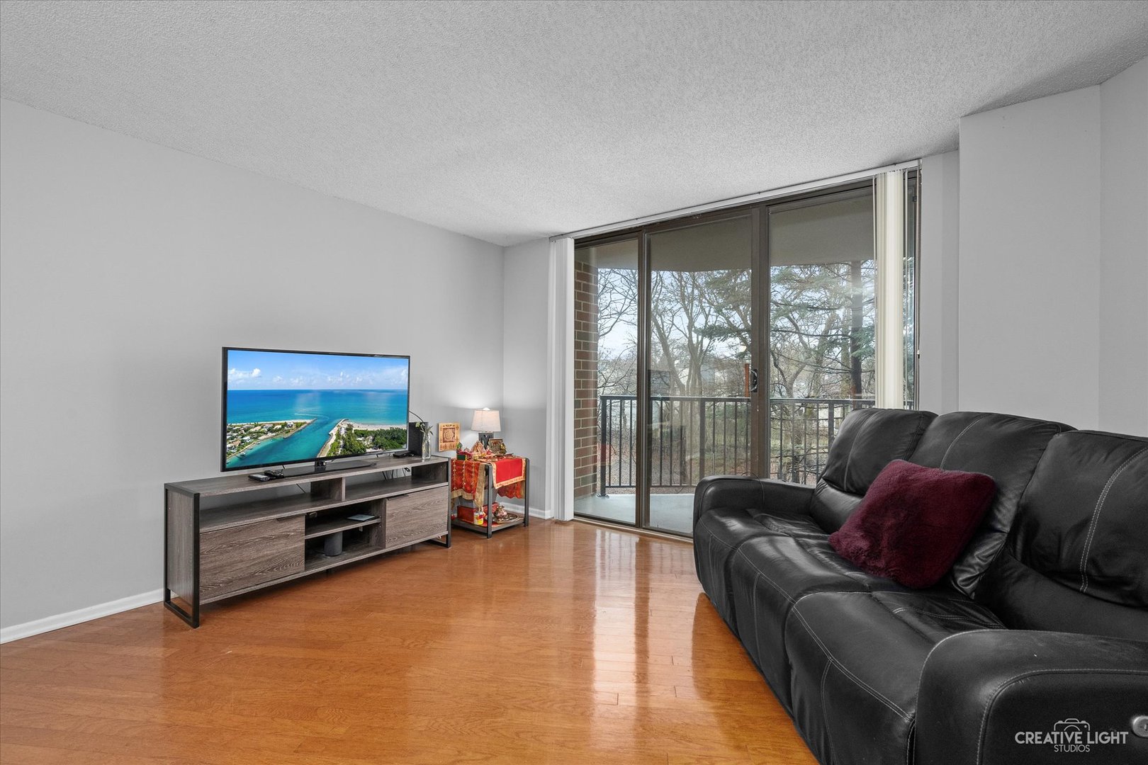 511 Aurora Avenue Unit: 215