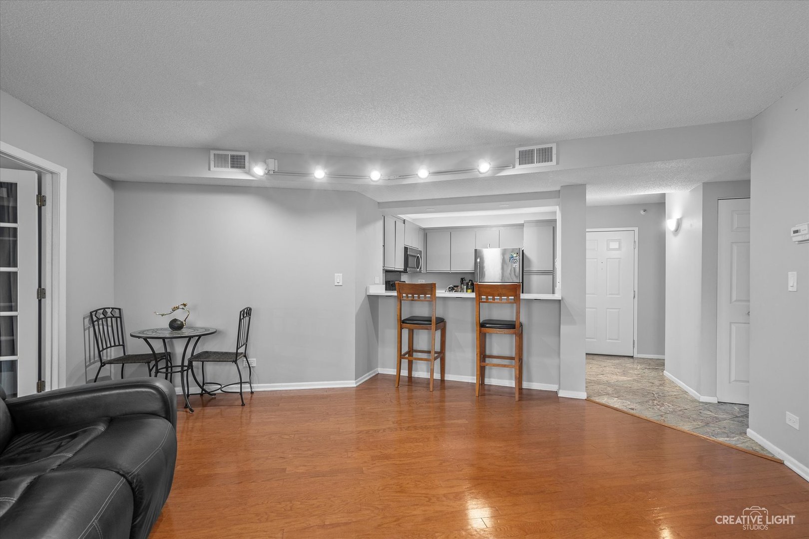 511 Aurora Avenue Unit: 215