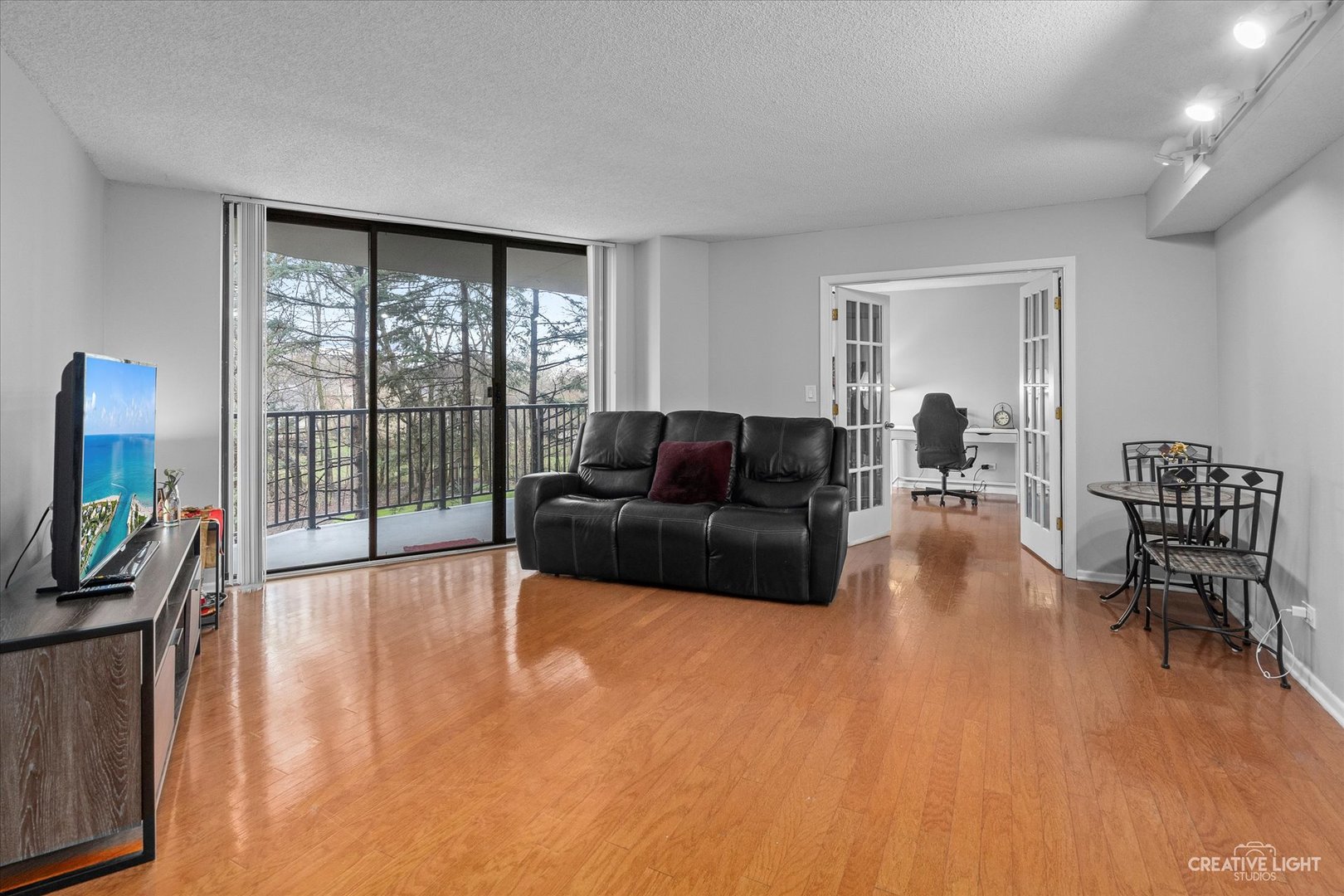 511 Aurora Avenue Unit: 215