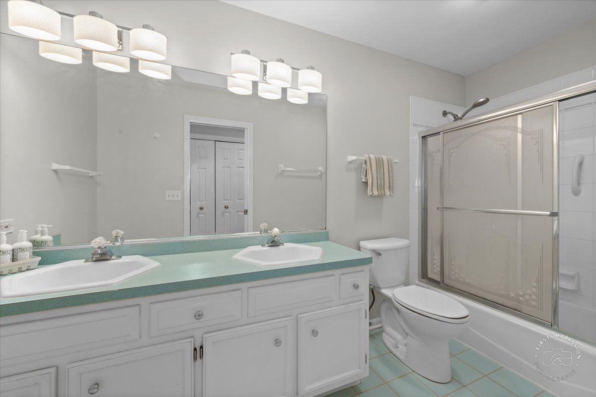 908 Spindletree Avenue