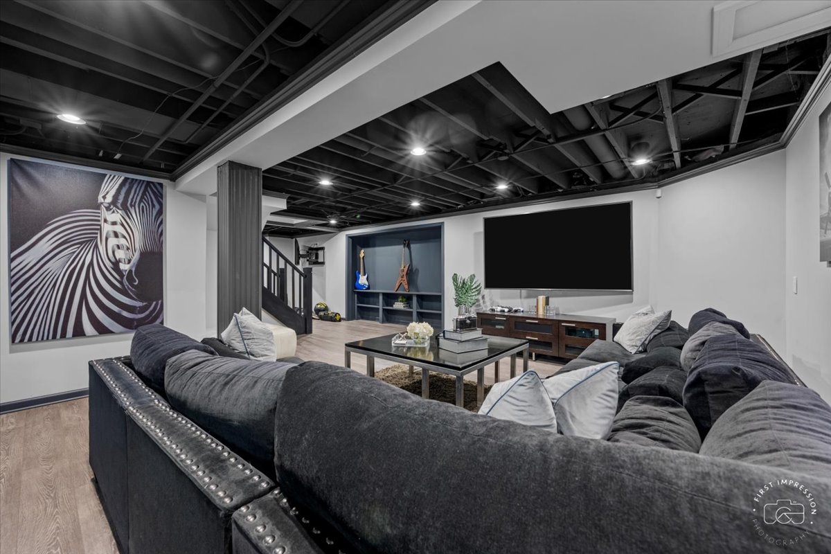 1660 White Pines Court