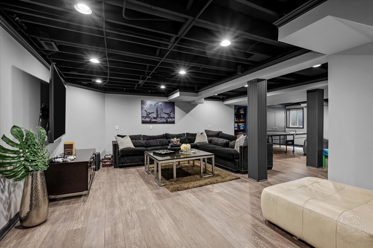 1660 White Pines Court