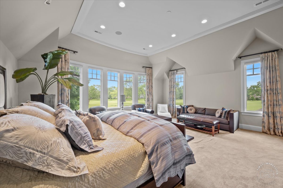 1048 Royal Bombay Court