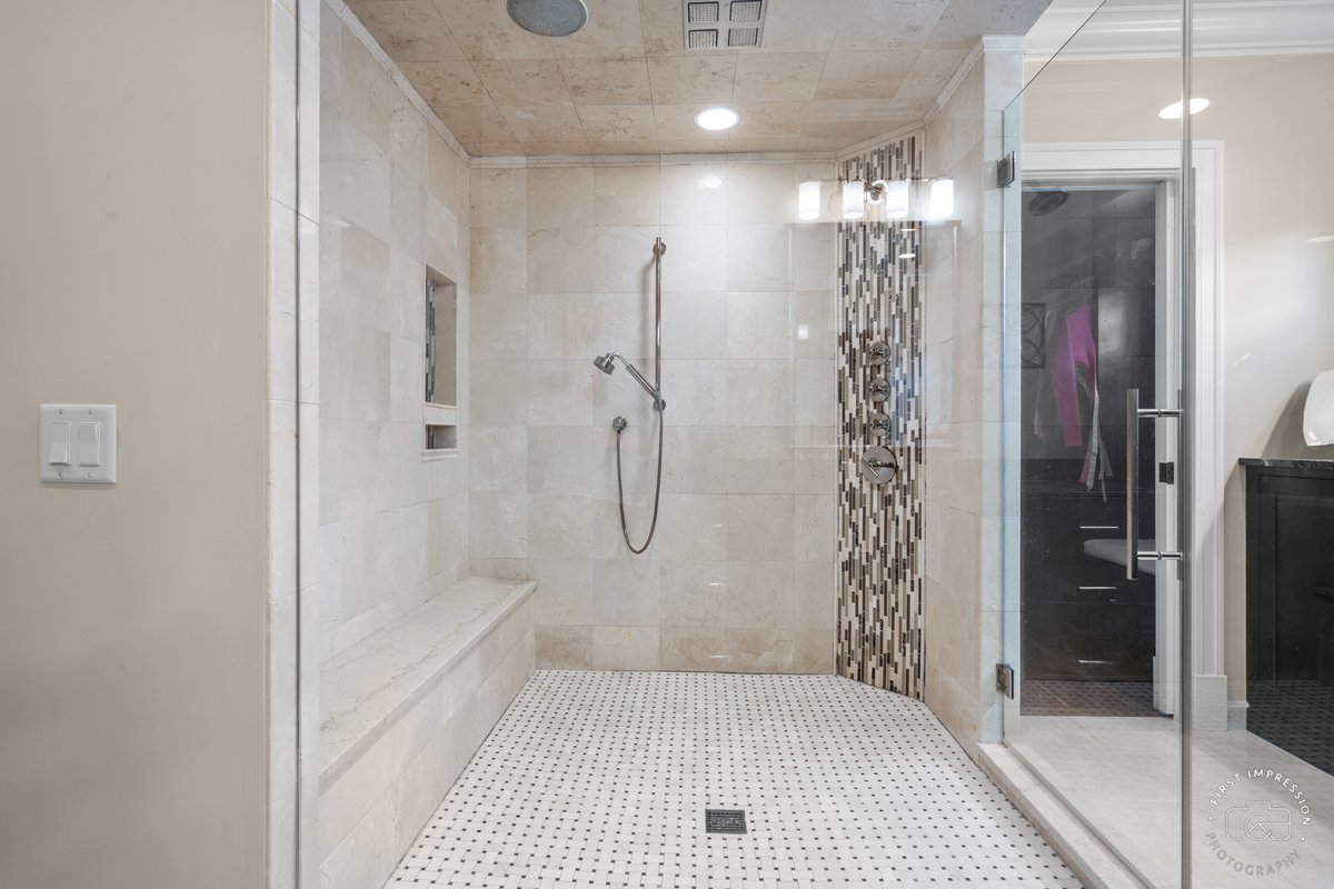 1048 Royal Bombay Court