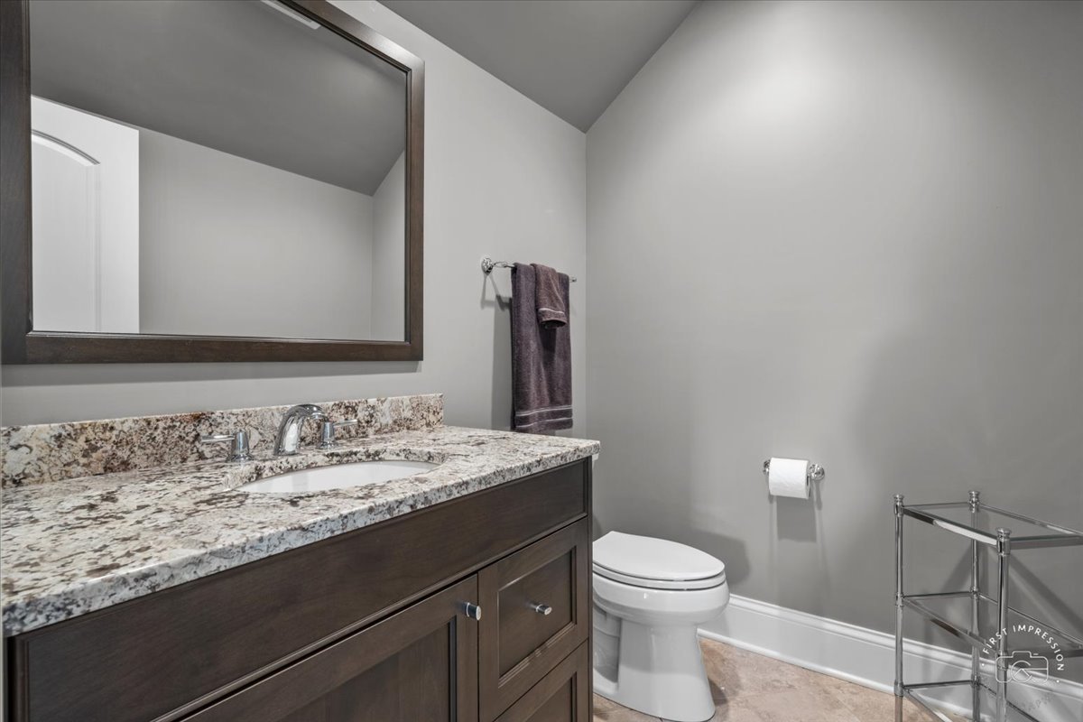 1048 Royal Bombay Court