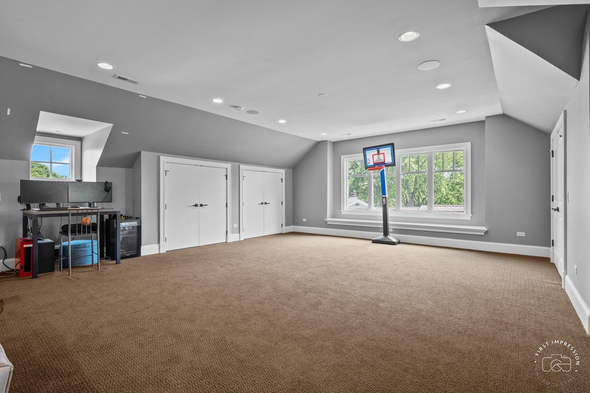 1048 Royal Bombay Court