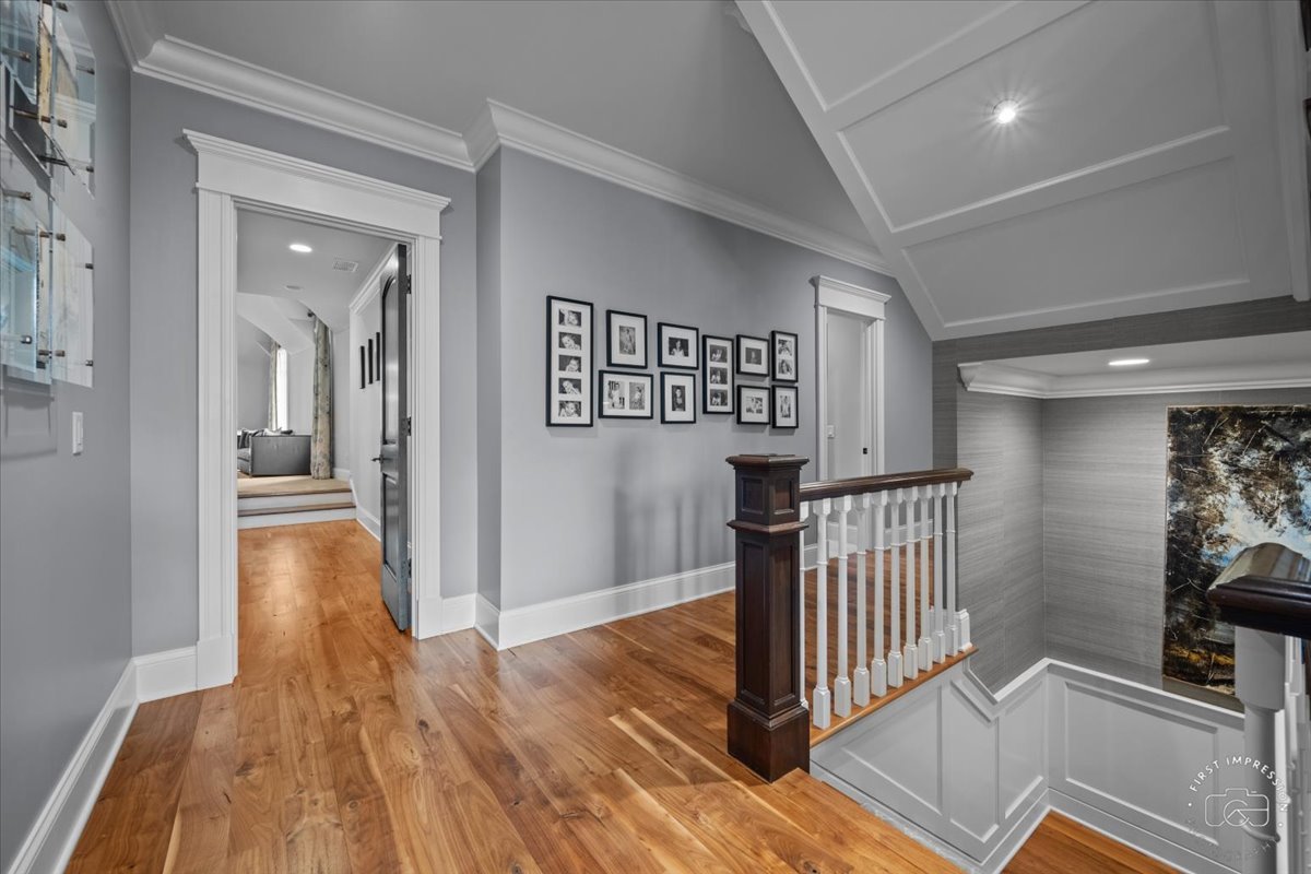 1048 Royal Bombay Court