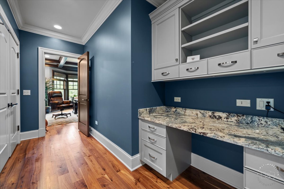 1048 Royal Bombay Court