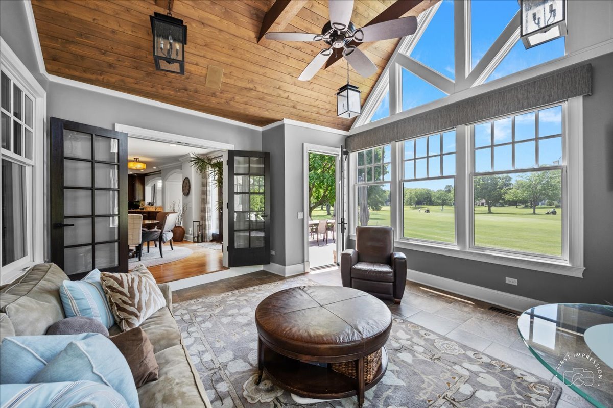 1048 Royal Bombay Court