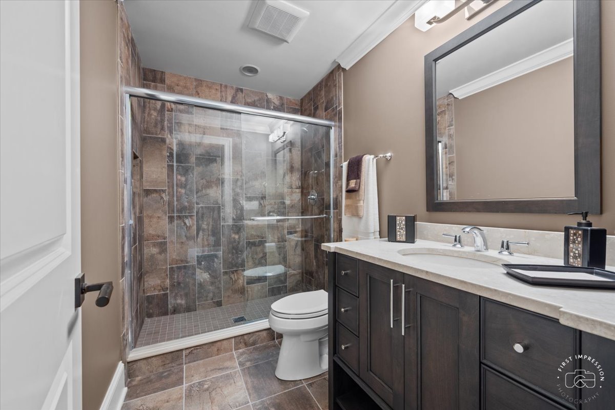 1048 Royal Bombay Court