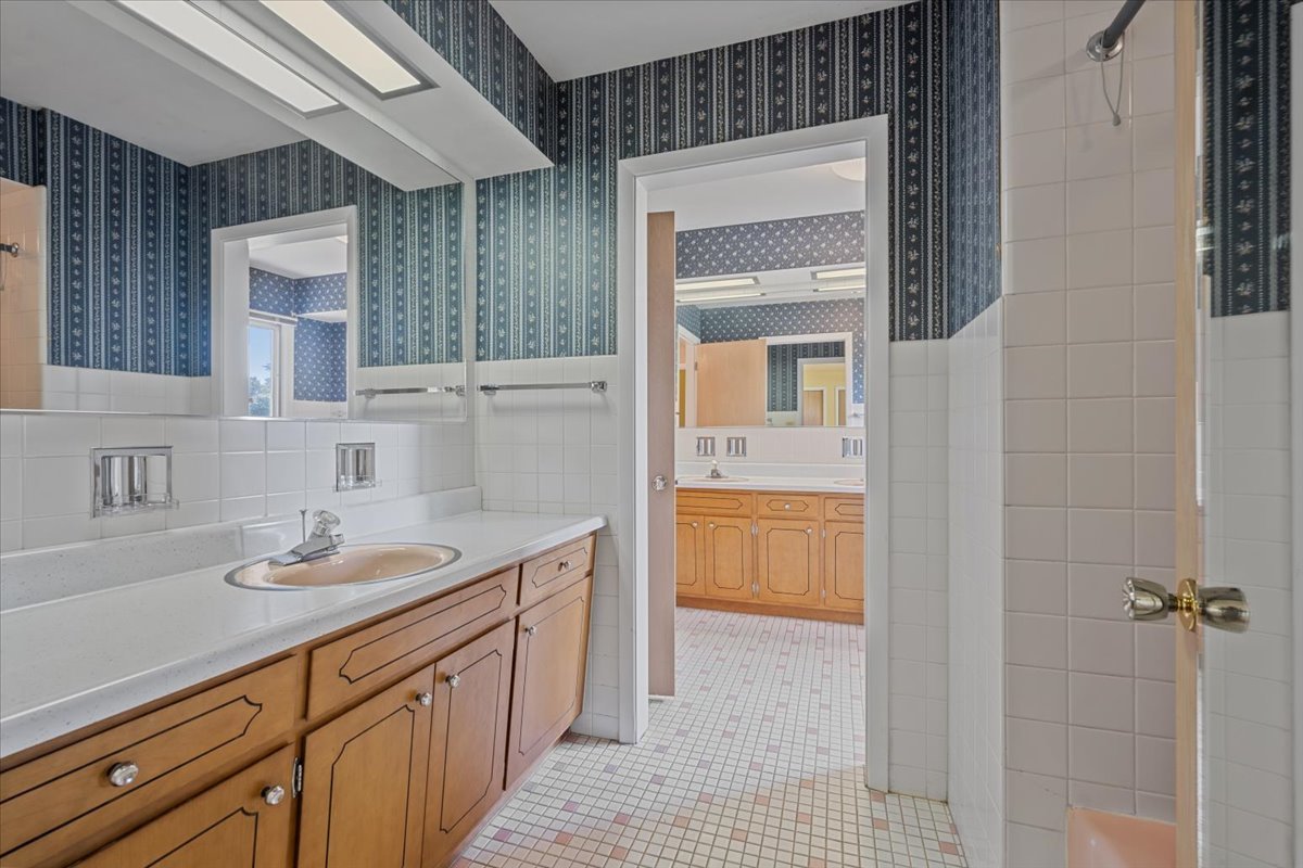 624 Bowling Green Court