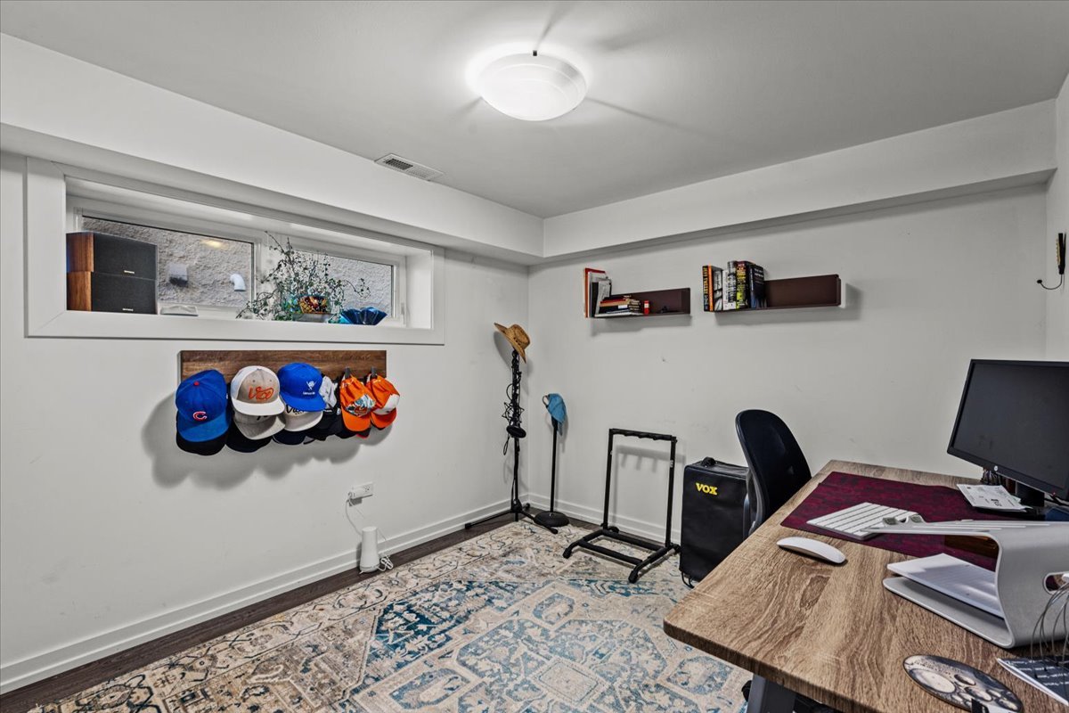 4909 W Pensacola Avenue