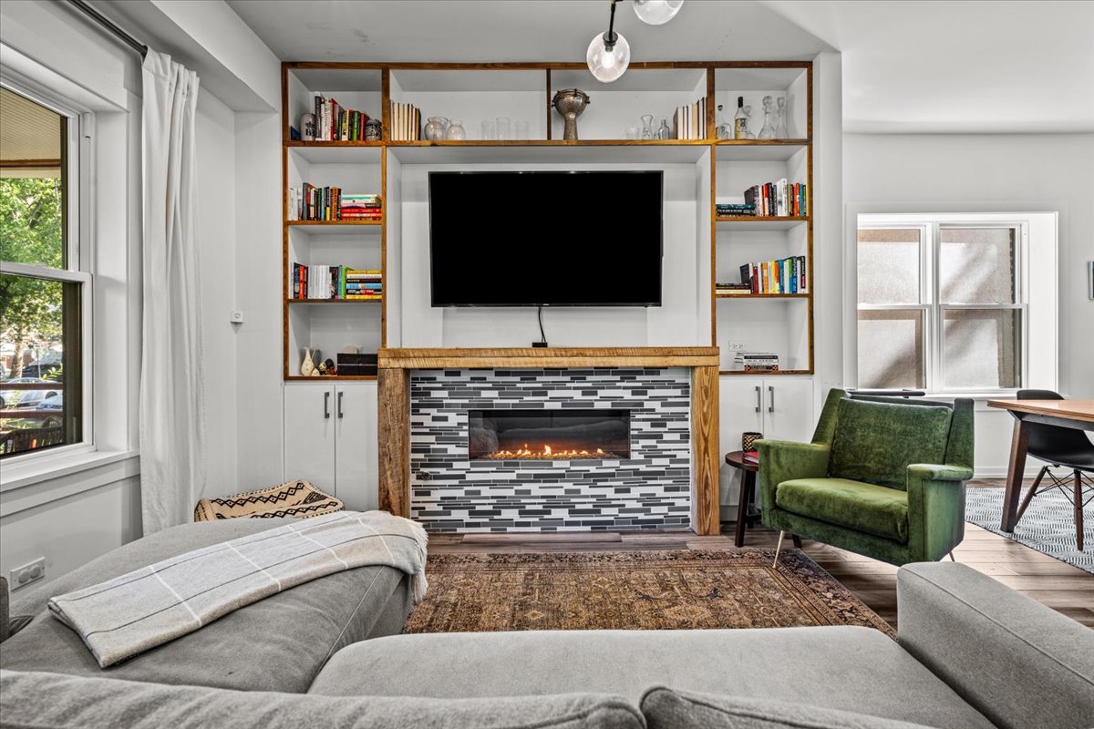 4909 W Pensacola Avenue