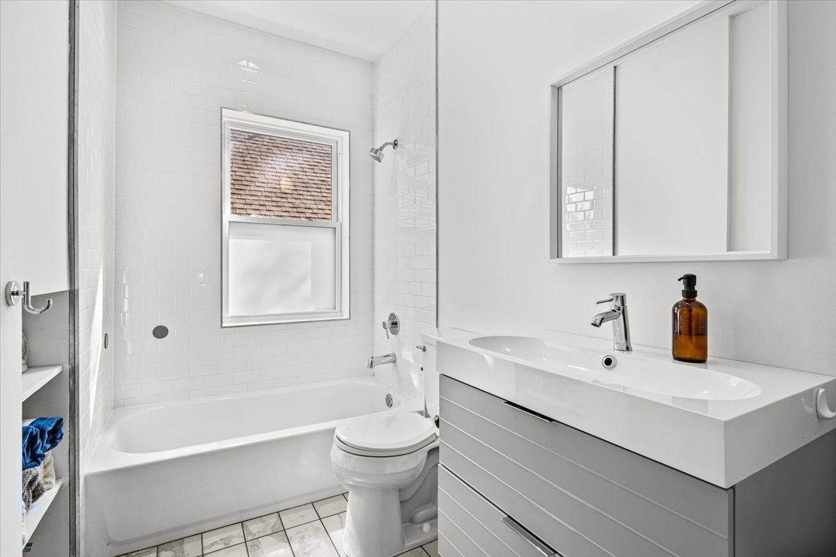 4909 W Pensacola Avenue