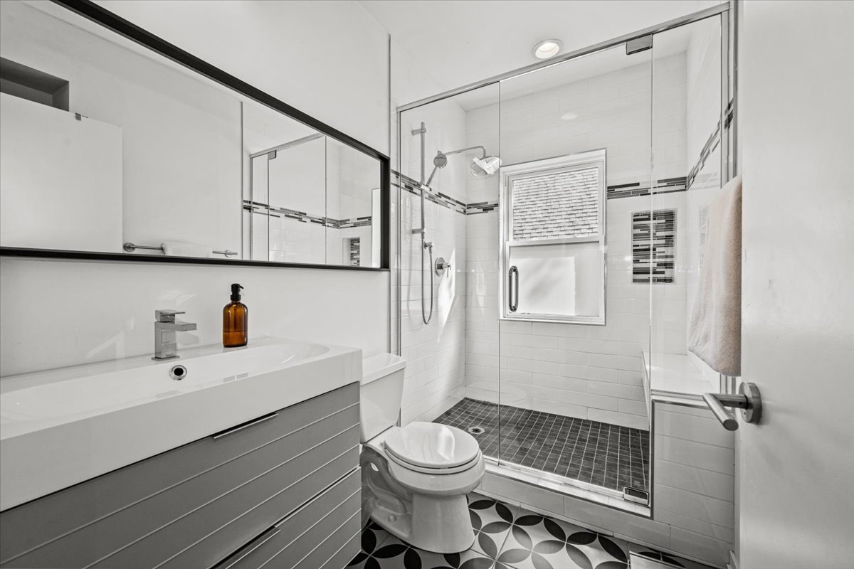 4909 W Pensacola Avenue