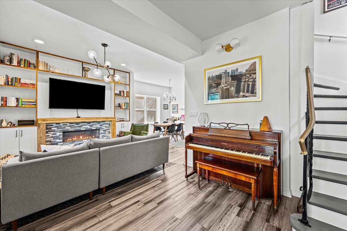 4909 W Pensacola Avenue