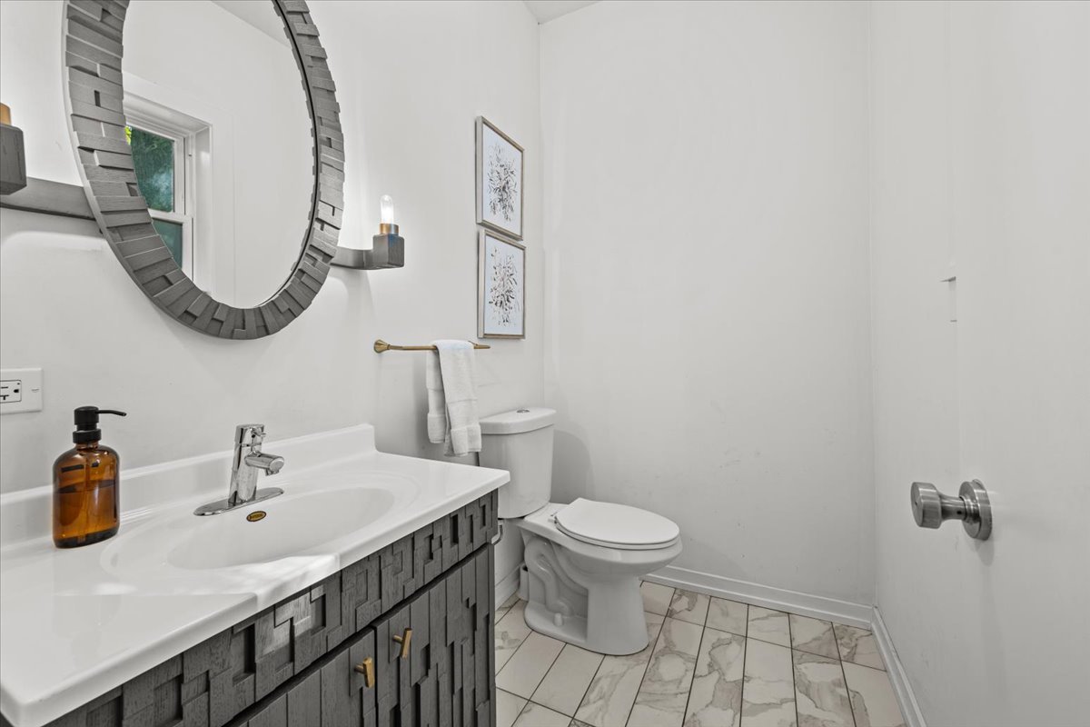 4909 W Pensacola Avenue