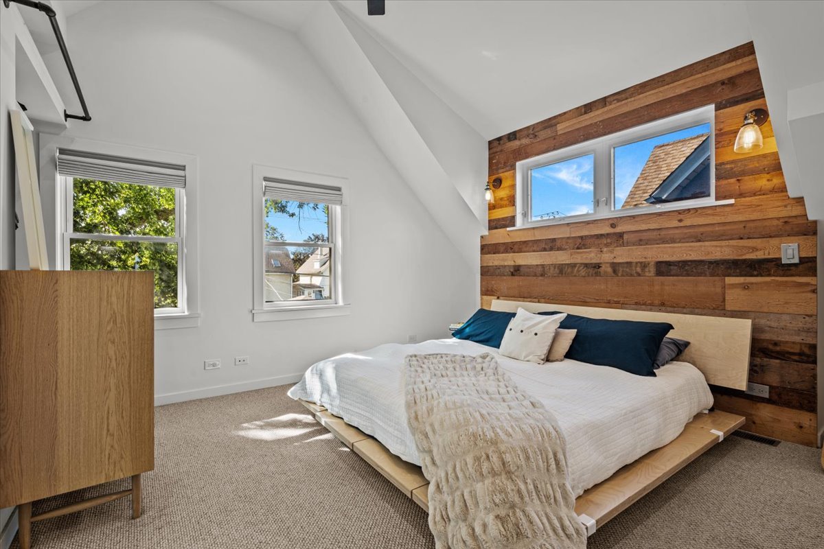 4909 W Pensacola Avenue