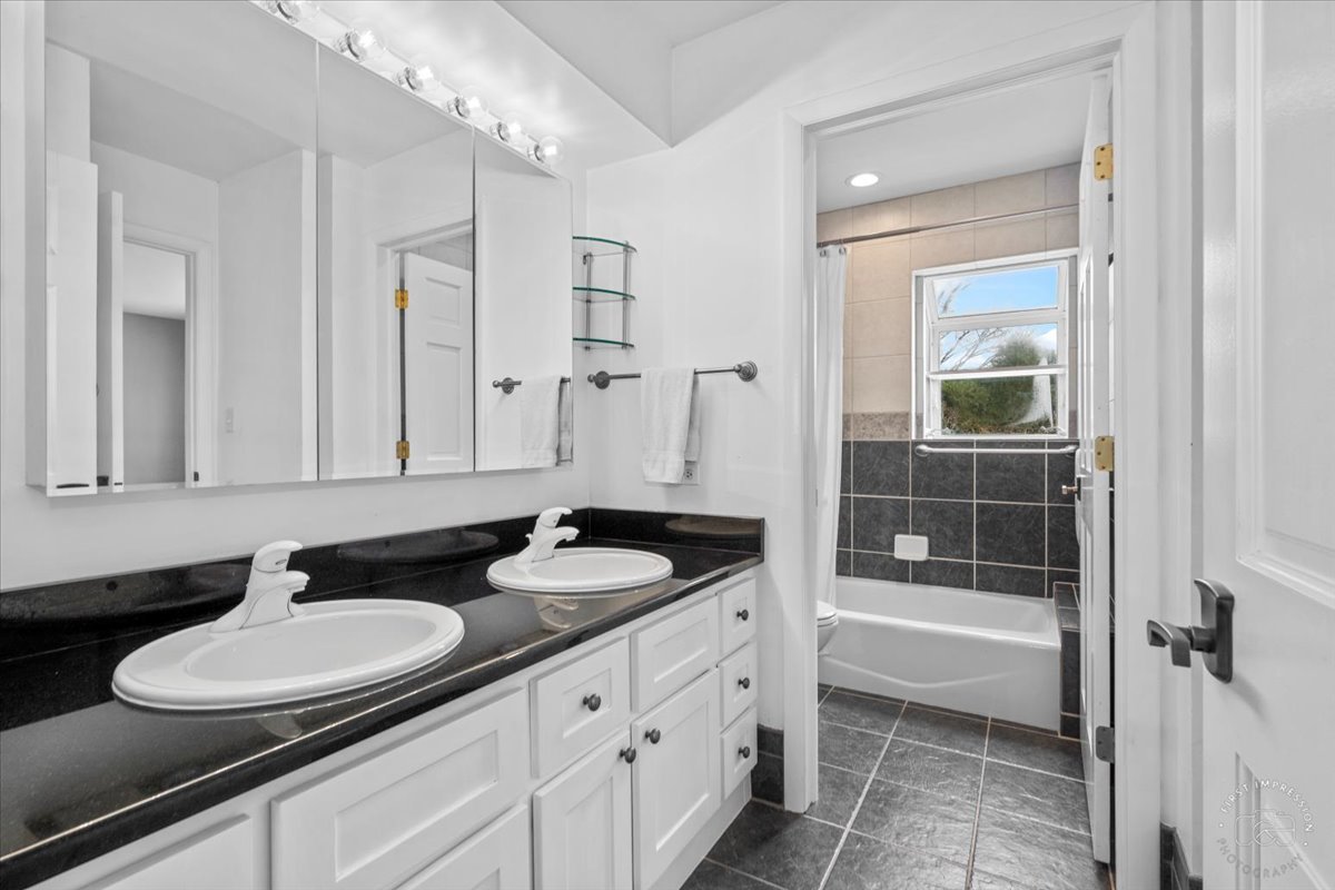 1120 N Brainard Street