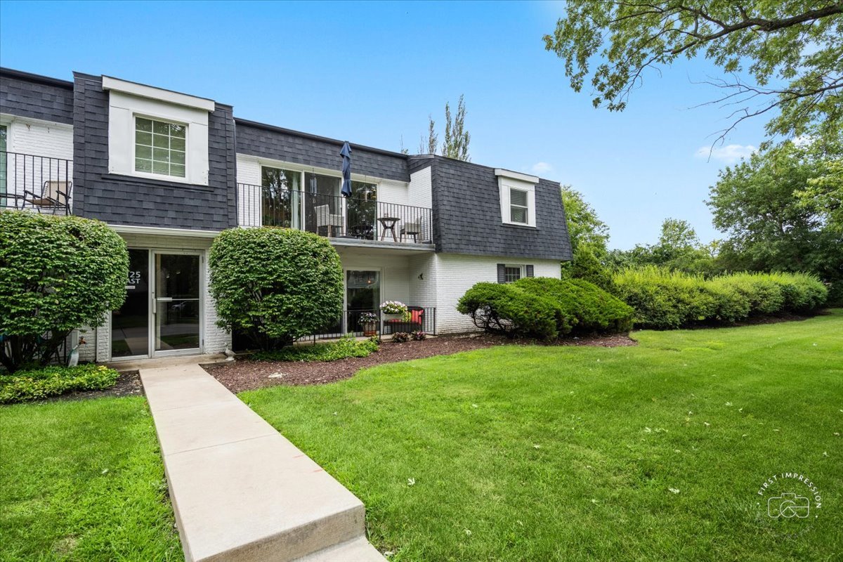 1125 Royal Saint George Drive Unit: 105