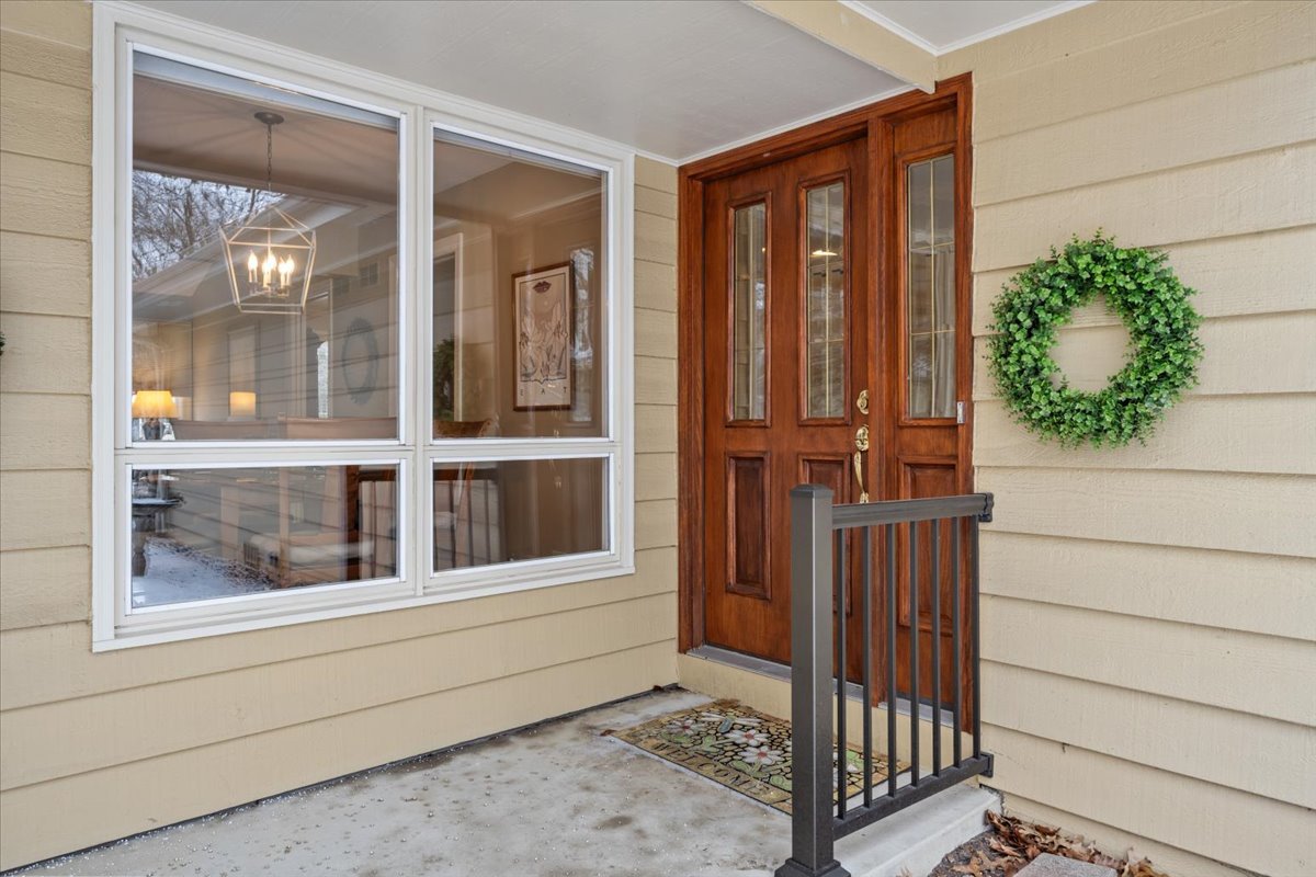 1009 Ferncroft Court