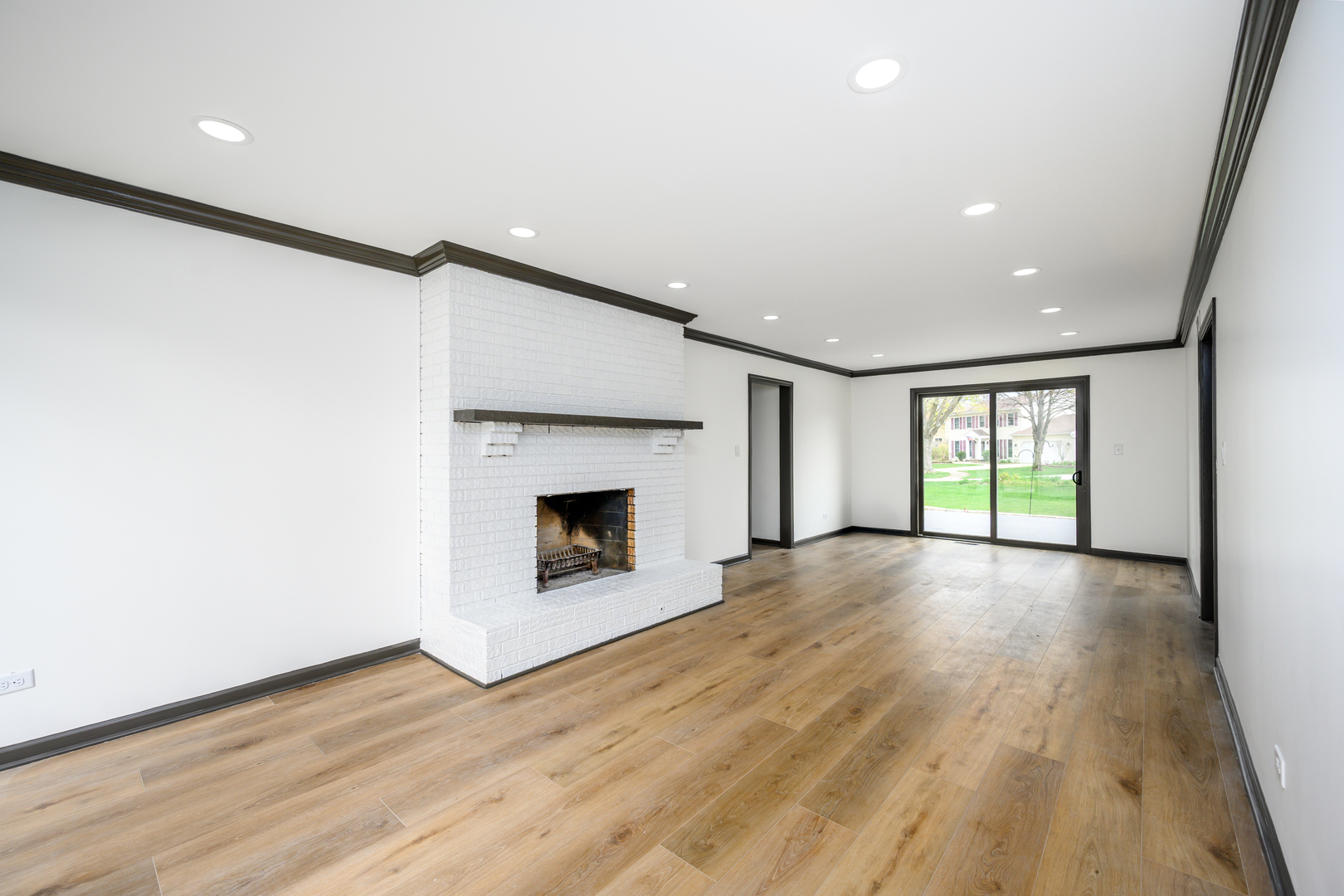 1072 S Naper Boulevard