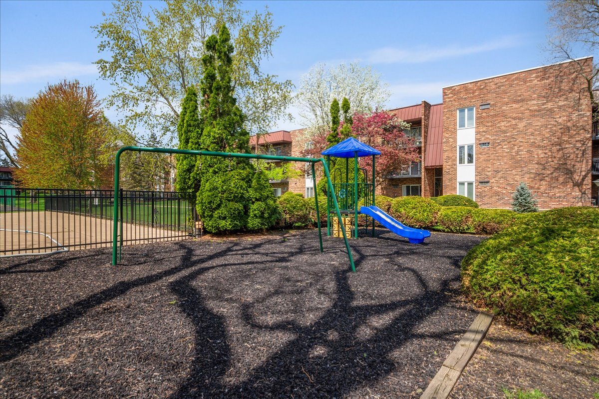 1053 W Ogden Avenue Unit: 350