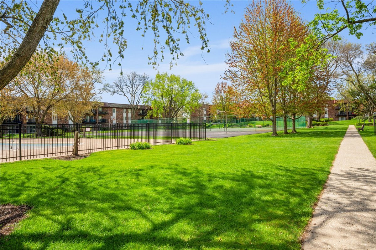 1053 W Ogden Avenue Unit: 350