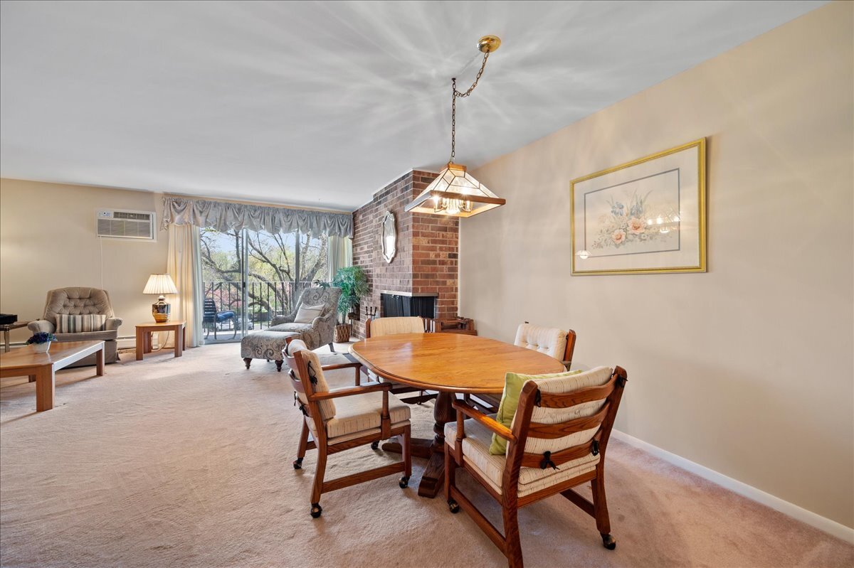 1053 W Ogden Avenue Unit: 350