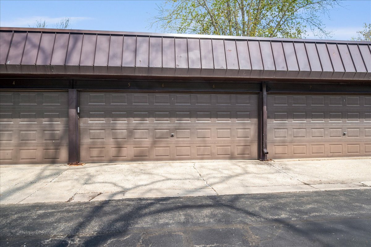 1053 W Ogden Avenue Unit: 350