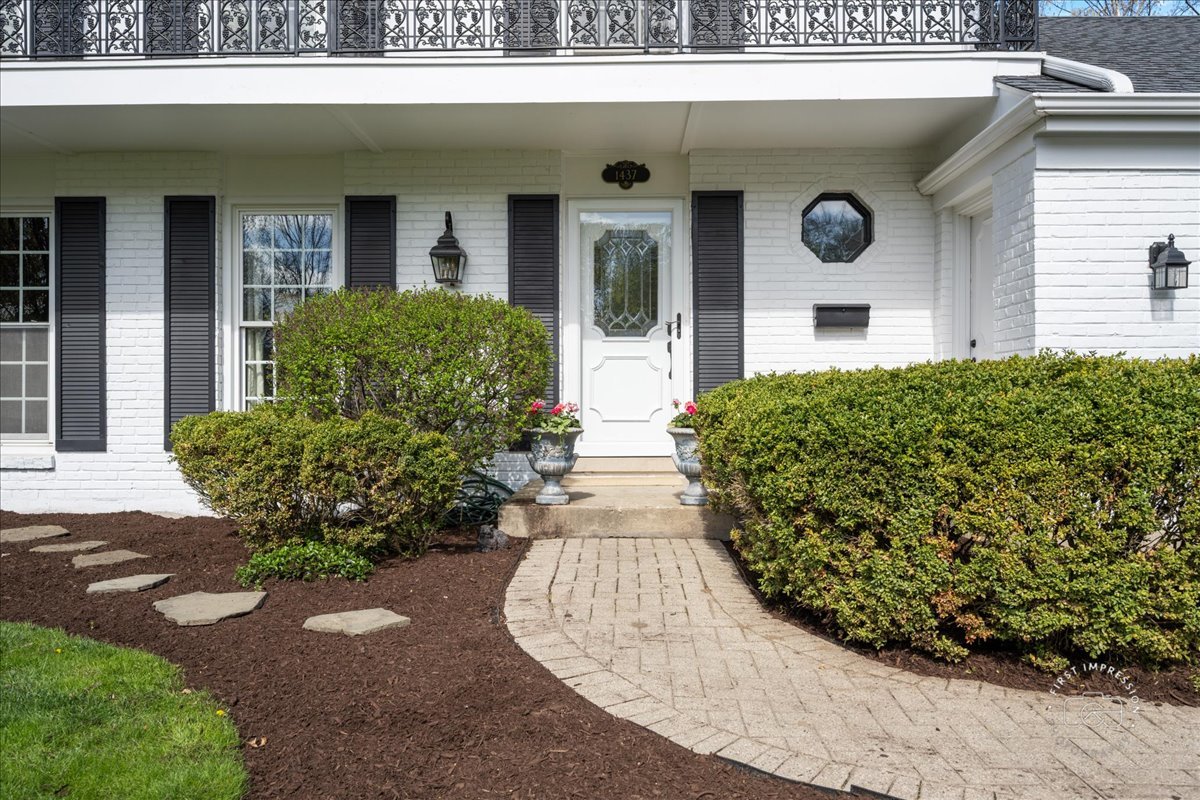 1437 Royal Saint George Drive