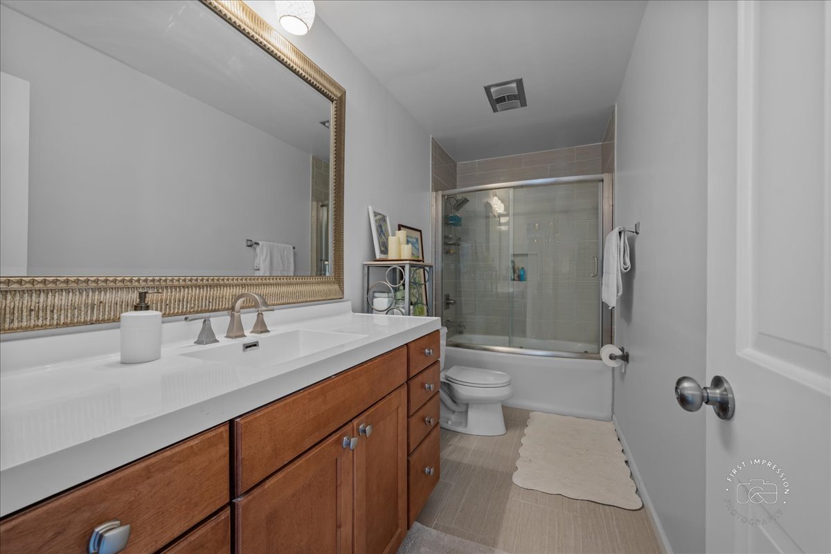 1437 Royal Saint George Drive